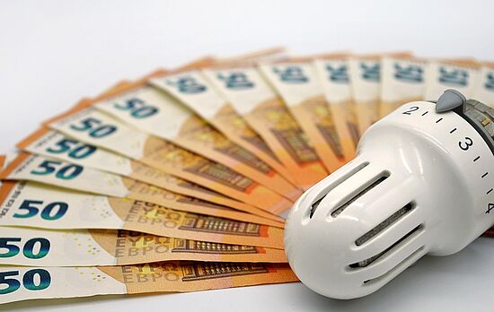 Steigende Strompreise: Entlastungsmöglichkeiten für Unternehmen