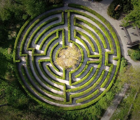 Das Symbol Labyrinth. Geführte Tour zum Waldgasthof Hardt